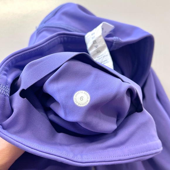 Lululemon Base Pace High-Rise Running Tight 25"
Charged Indigo sz 6- athleisure - Picture 9 of 12